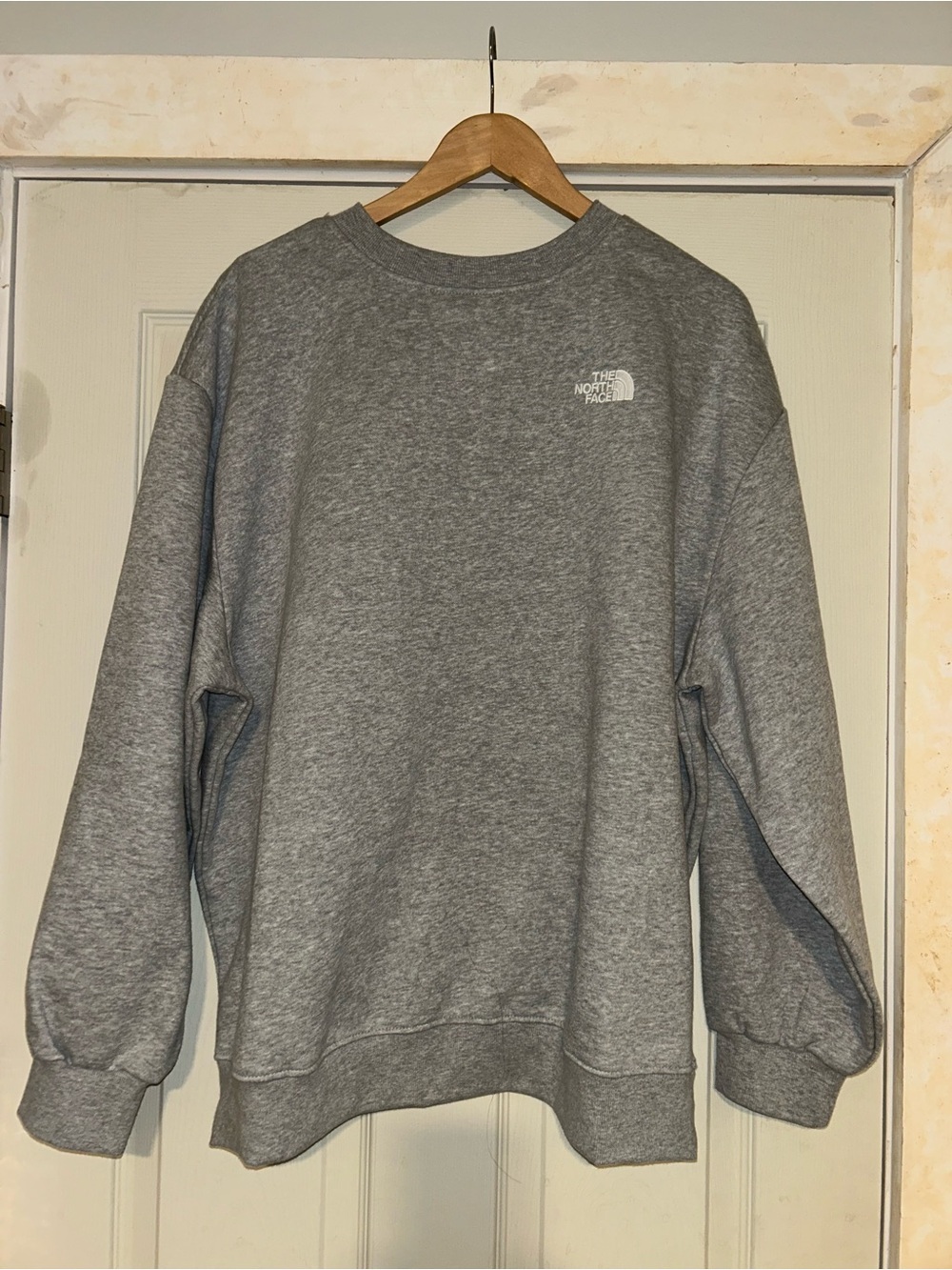 The North Face Women's Crewneck Sweatshirt - Heather Gray